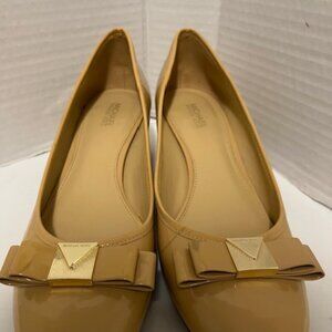 Michael Kors heeled leather pump.